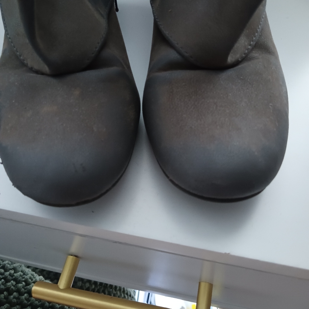 Boots - Picture 4 of 4